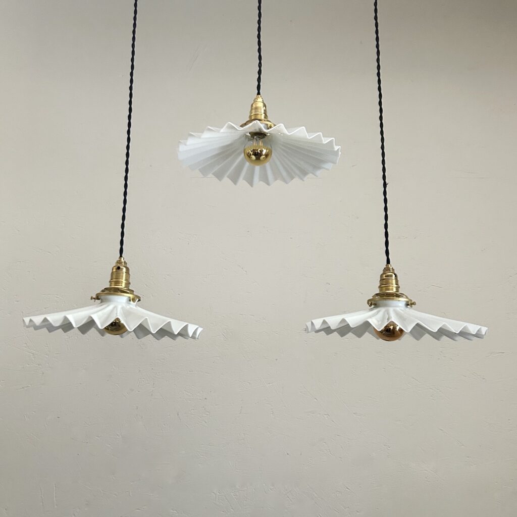 trio_suspensions_opaline_crenelée_bohème_maison_liedekerke_lk_2
