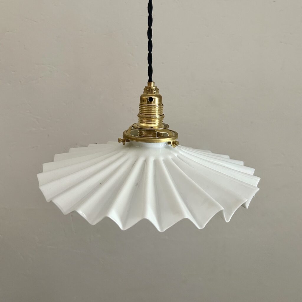 trio_suspensions_opaline_crenelée_bohème_maison_liedekerke_lk_9